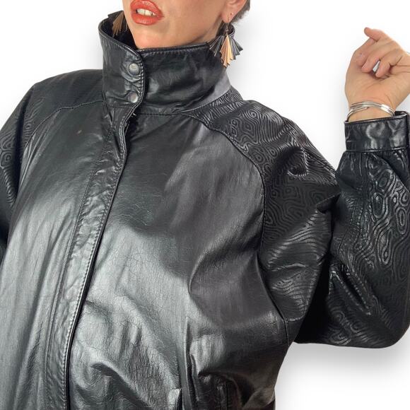 ❌SOLD❌ 1980's black leather batwing jacket by COMINT ARGENTINA - Picture 11 of 14